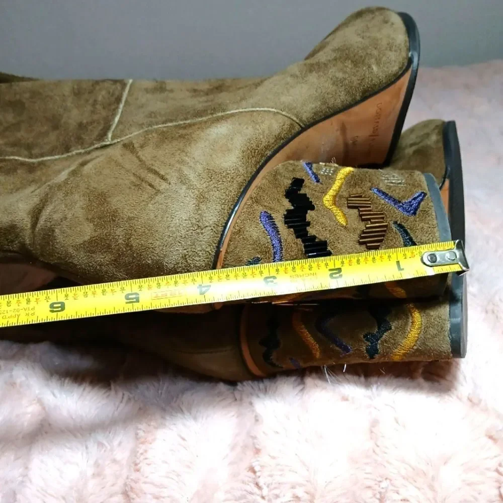 Donald J. Pliner Vantsip Kid Suede Boots Size 9M